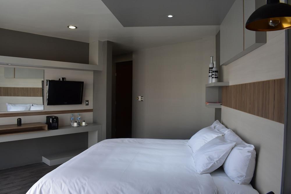 Esduma Hk Hotel Pachuca Exterior foto