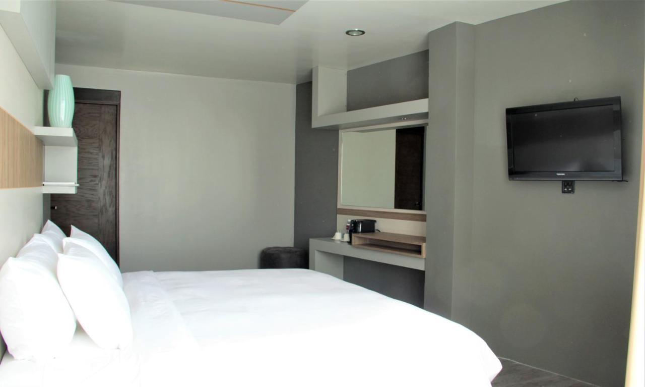 Esduma Hk Hotel Pachuca Exterior foto